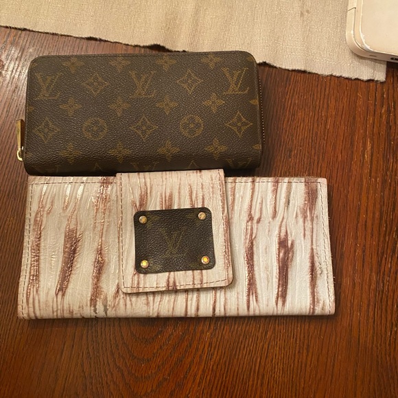 Keep It Gypsy LV Monogrammed Wallet - Picture 4 of 4
